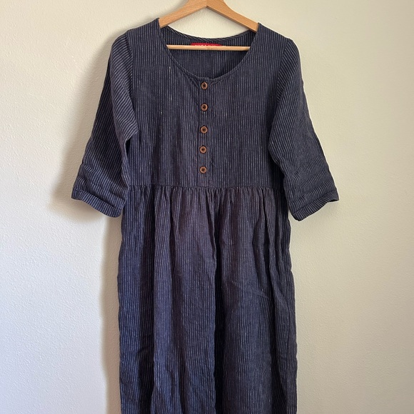Pyne & Smith Dresses & Skirts - Pyne & Smith Striped Navy Button-Front Midi Dress
